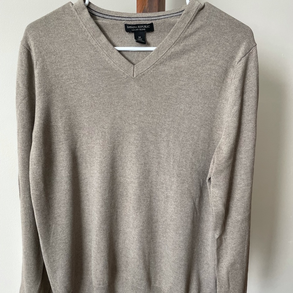 Medium Banana Republic Luxury Blend V-Neck Sweater